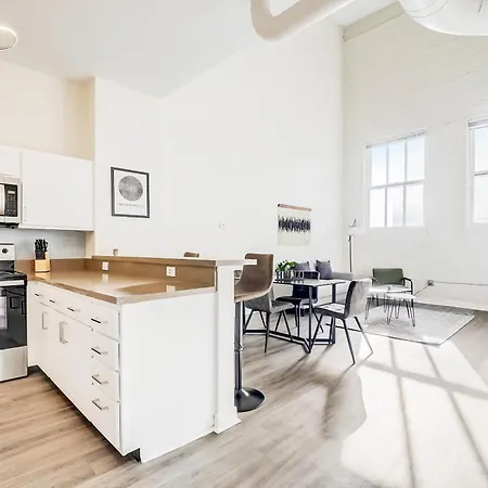 Cozysuites - 2Br With Direct Skybridge Access #9 Indianapolis Esterno foto