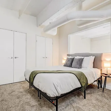 Cozysuites - 2Br With Direct Skybridge Access #9 Indianapolis Esterno foto
